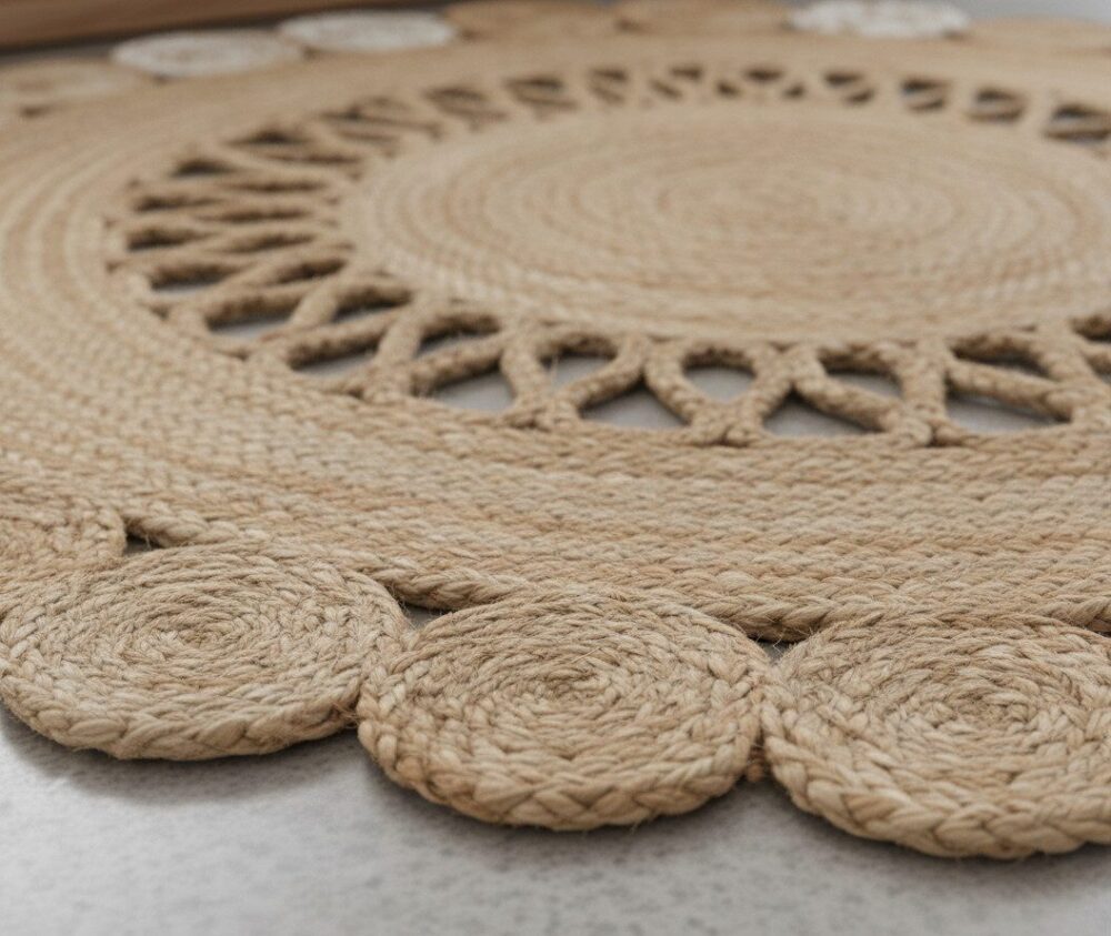 Round Natural Jute Rug – Floral Scalloped Charm for Cozy Interiors
